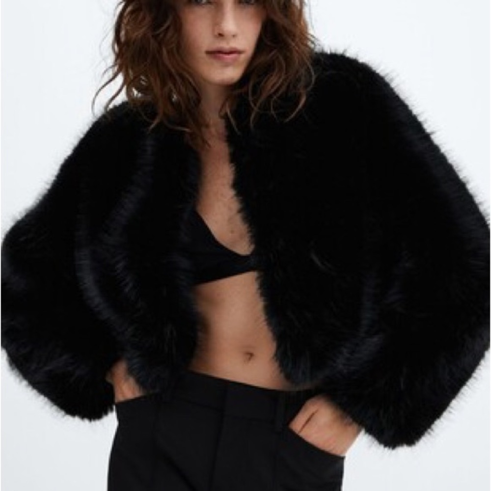 Black Faux Fur Cropped Jacket - Women
